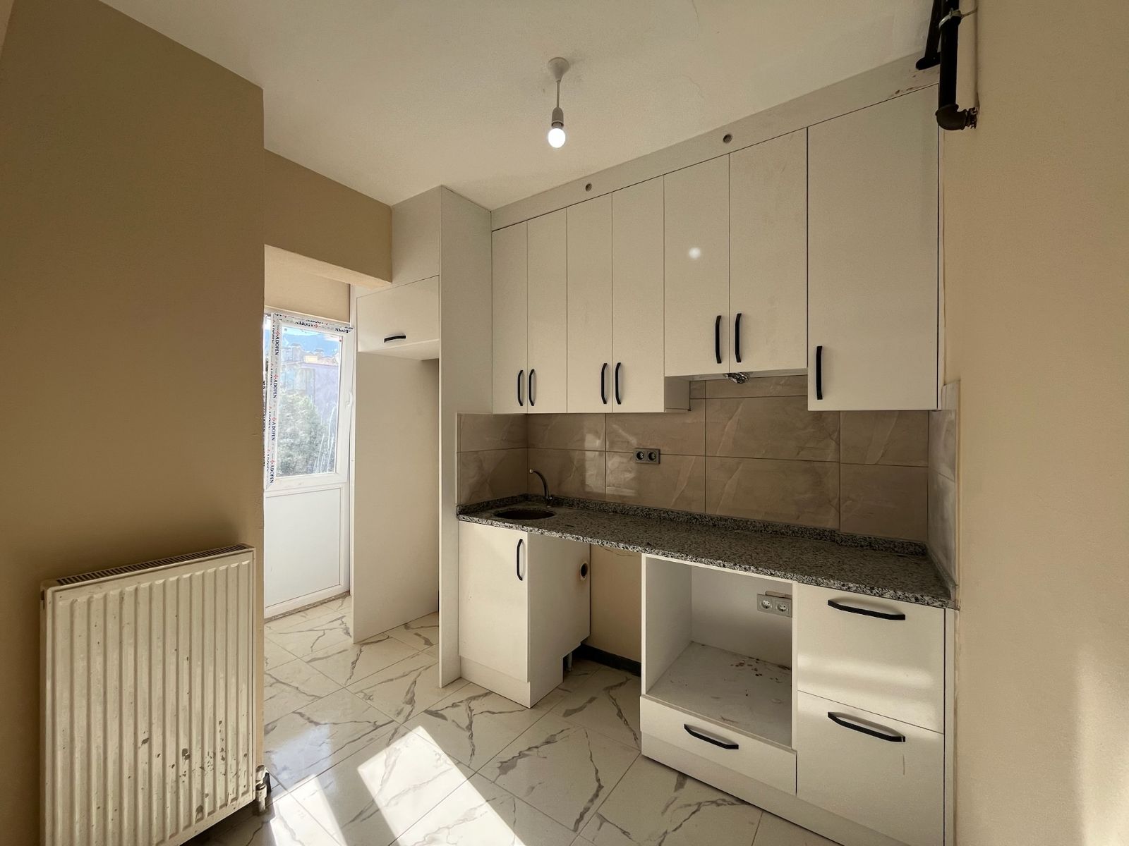  1200 EVLER MAHALLESİNDE  3+1 140 m² KİRALIK  DAİRE